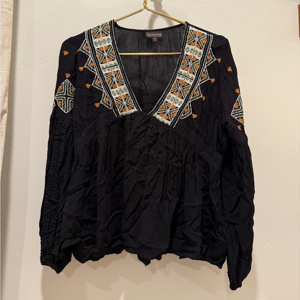 Women’s Shyanne Black Long Sleeve Blouse